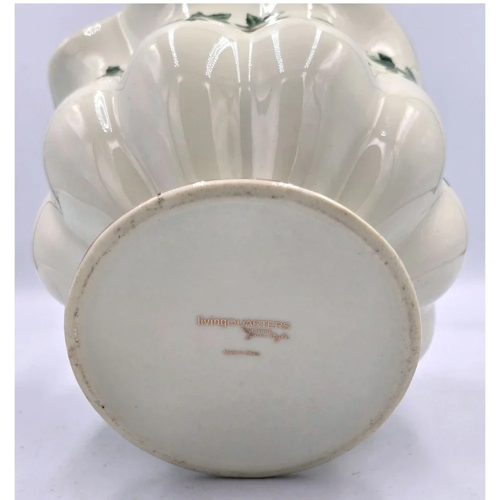 Living Quarters Christmas Holly‎ Berry Ceramic Footed Basket Candy Dish Flowers